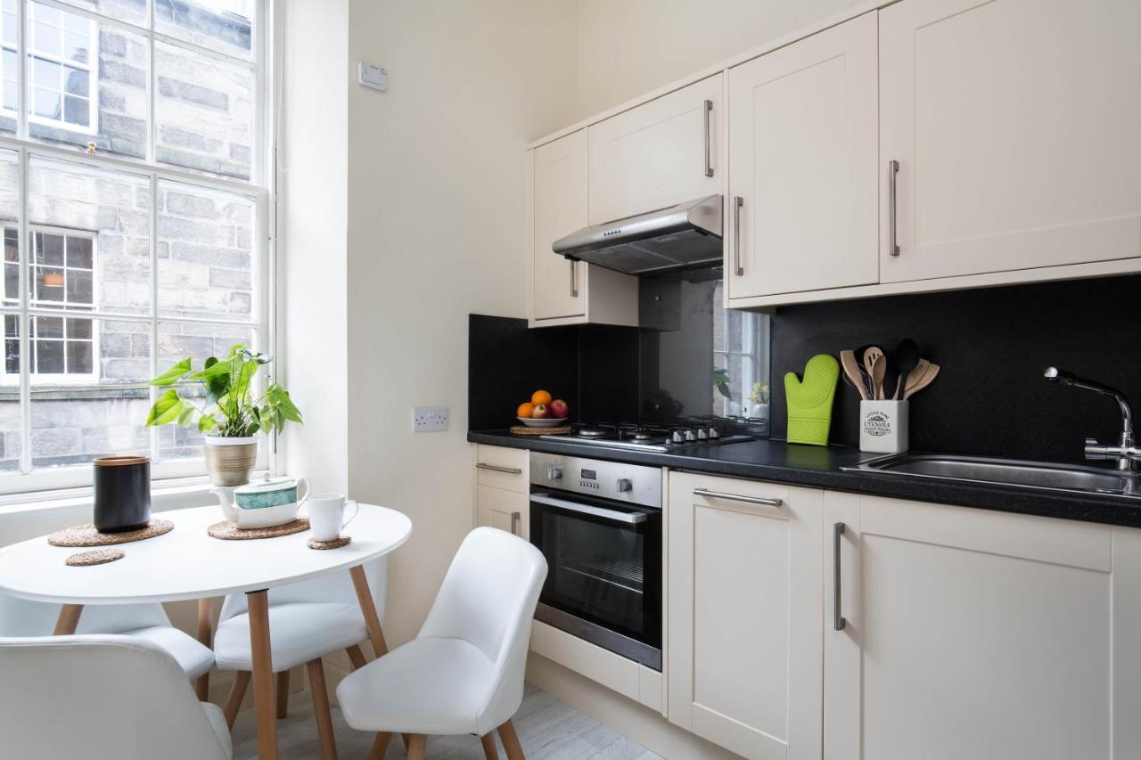 Stockbridge Two Bedroom Apartment เอดินบะระ ภายนอก รูปภาพ